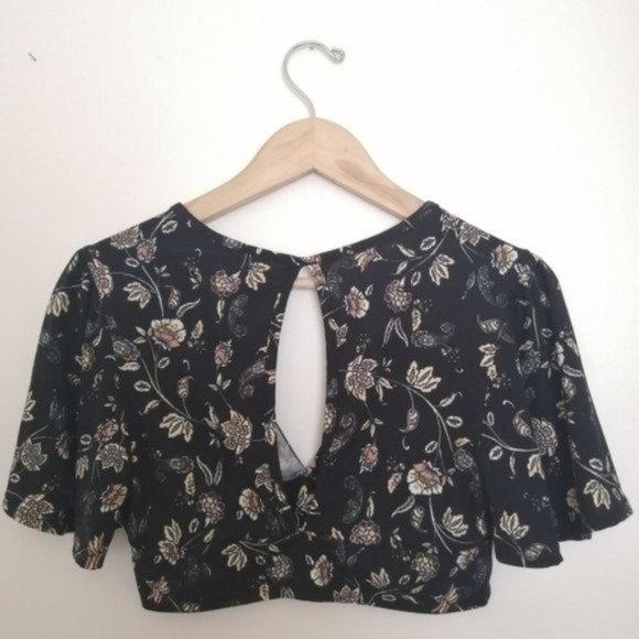 Absolute Angel Black Wide V-neck Floral Crop Top - Picture 5 of 6